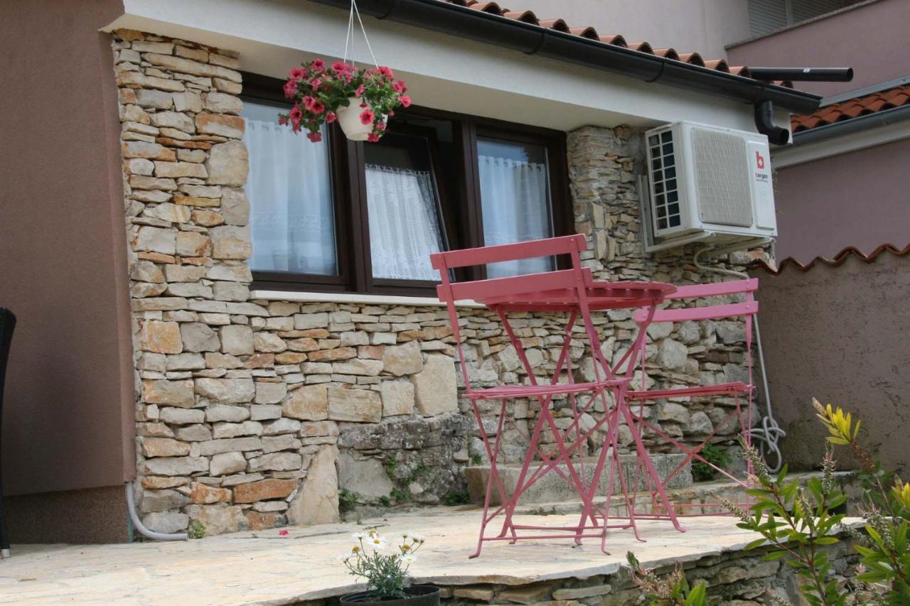 Apartments Sena Pula Exterior foto