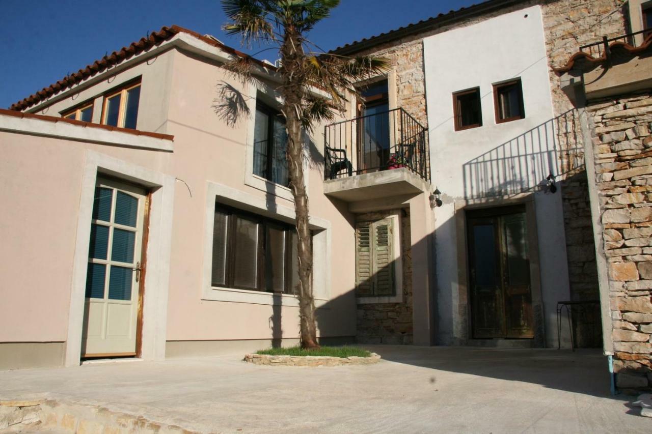 Apartments Sena Pula Exterior foto