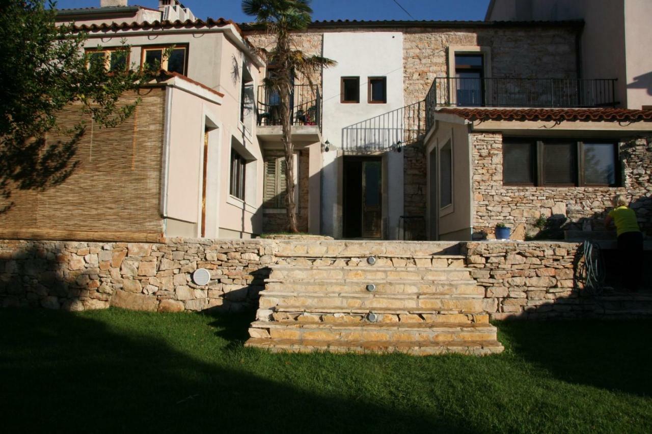 Apartments Sena Pula Exterior foto