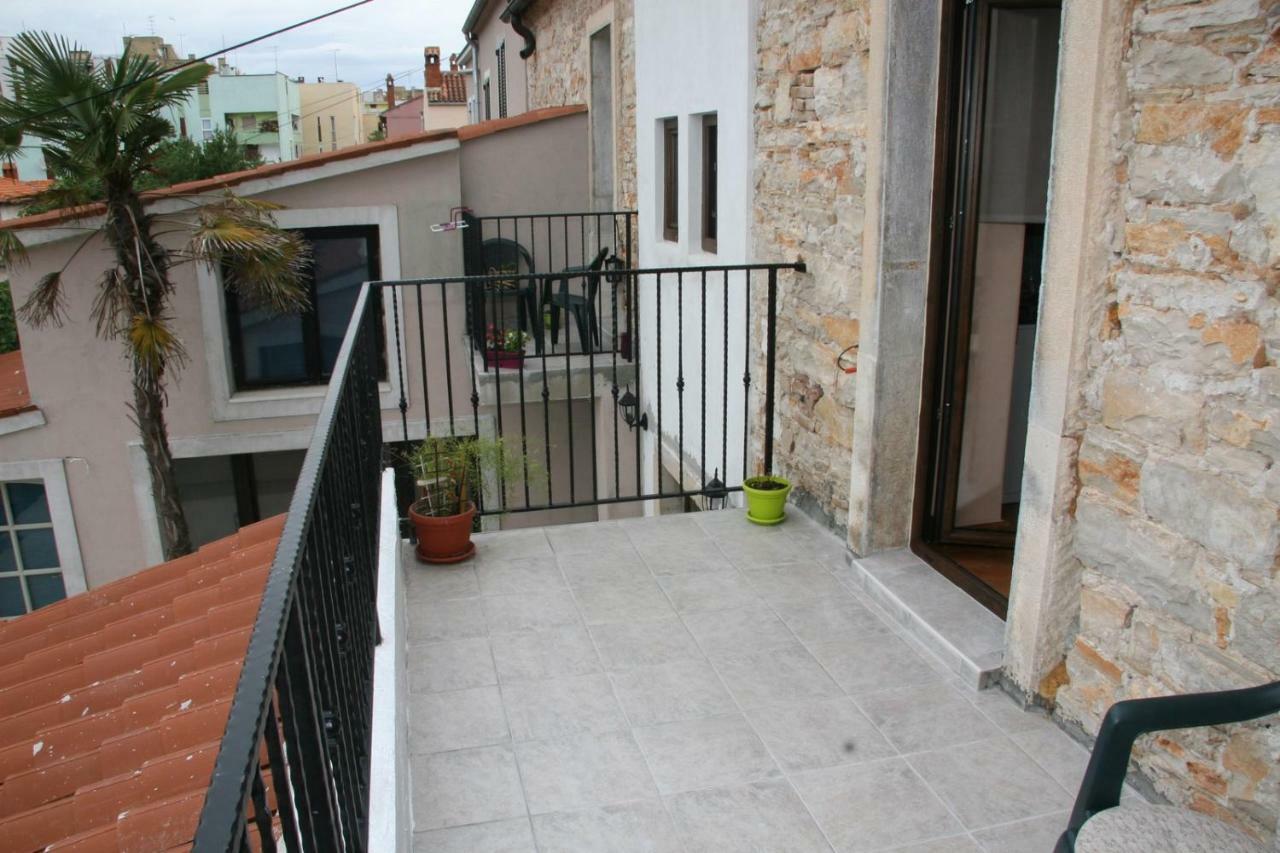 Apartments Sena Pula Exterior foto